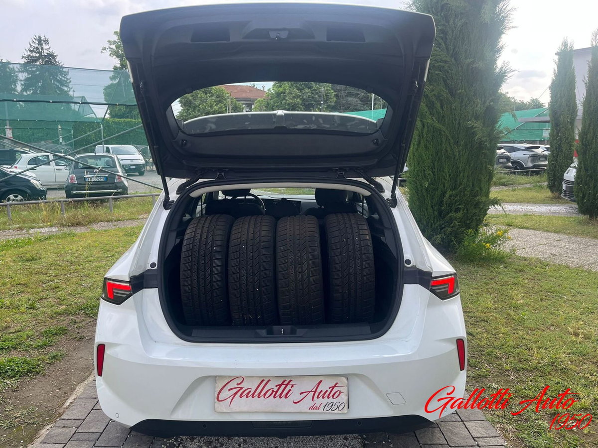 Opel Astra 1.2 Turbo 110 CV Elegance (15)
