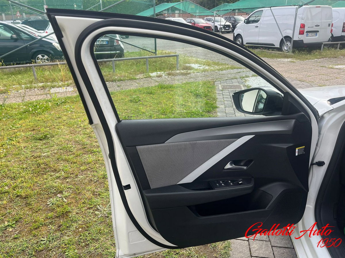 Opel Astra 1.2 Turbo 110 CV Elegance (16)