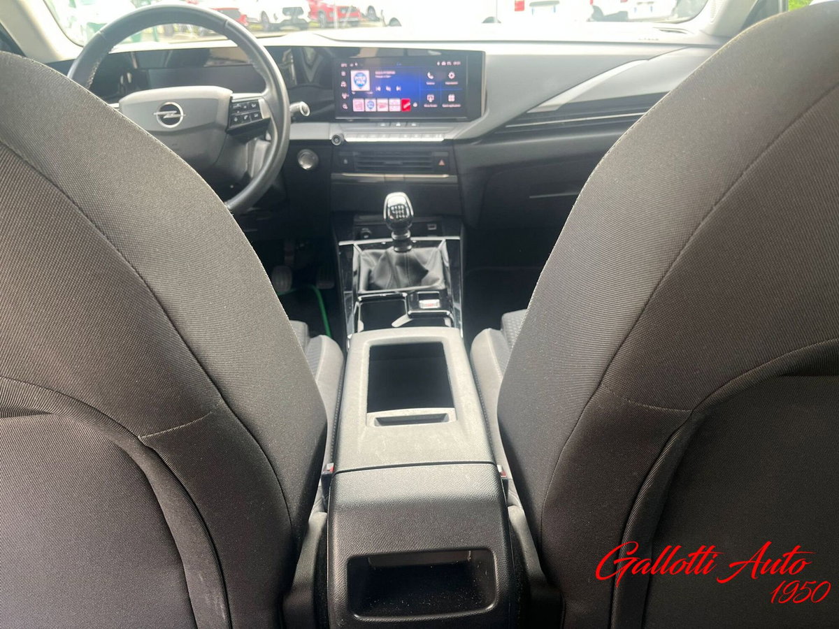 Opel Astra 1.2 Turbo 110 CV Elegance (18)