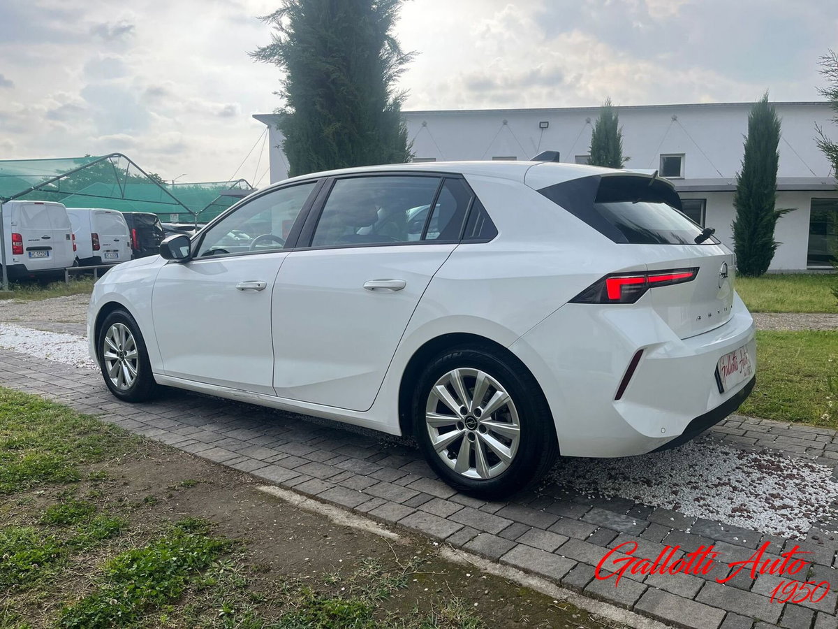 Opel Astra 1.2 Turbo 110 CV Elegance (2)