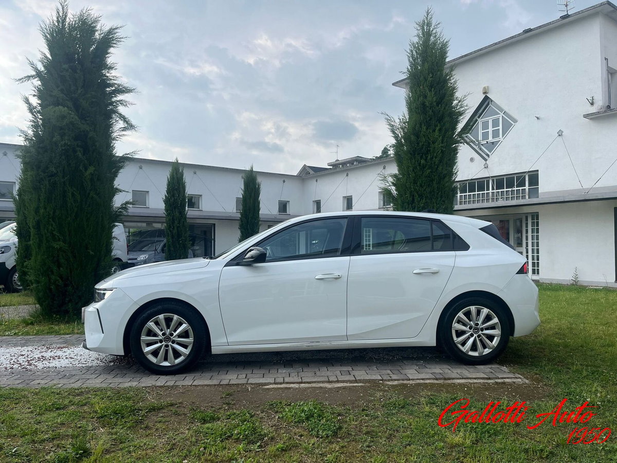 Opel Astra 1.2 Turbo 110 CV Elegance (3)