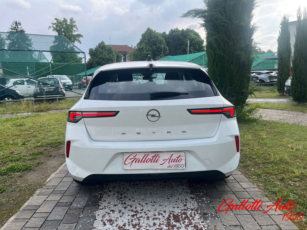Opel Astra 1.2 Turbo 110 CV Elegance (8)