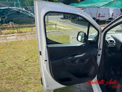 Opel Combo Furgone Cargo 1.5 Diesel 100CV S&S PL-DC 850kg Essentia (16)