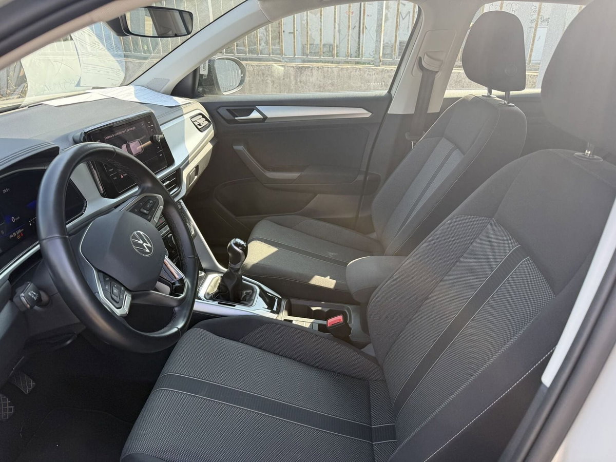 Volkswagen T-Roc 1.0 tsi Life 115cv (12)