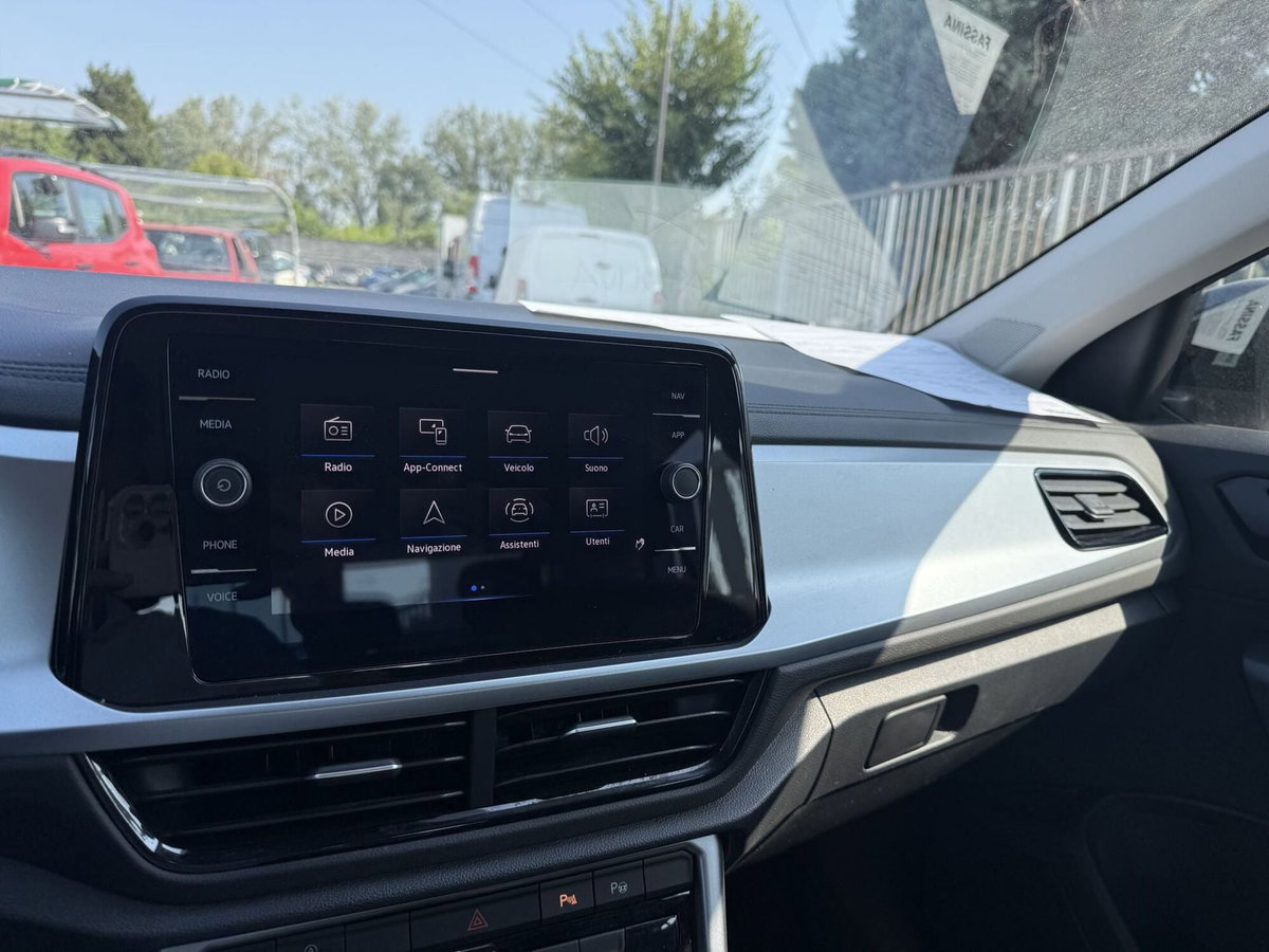 Volkswagen T-Roc 1.0 tsi Life 115cv (16)