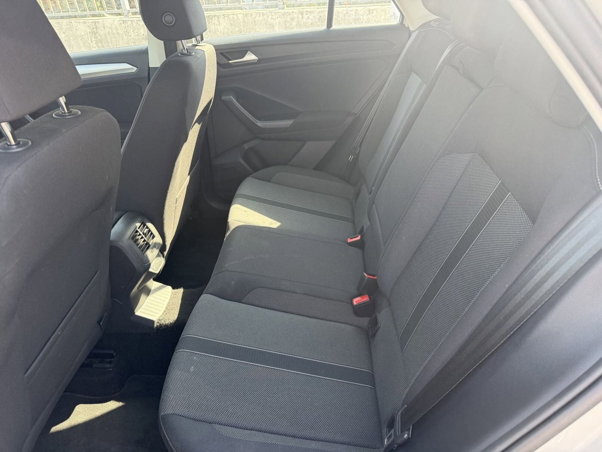 Volkswagen T-Roc 1.0 tsi Life 115cv (8)