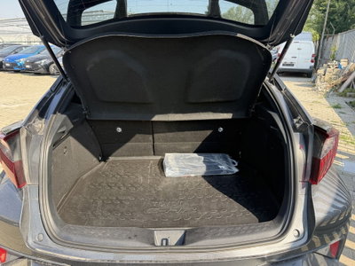 Toyota Toyota C-HR 2.0 Hybrid E-CVT Lounge (7)