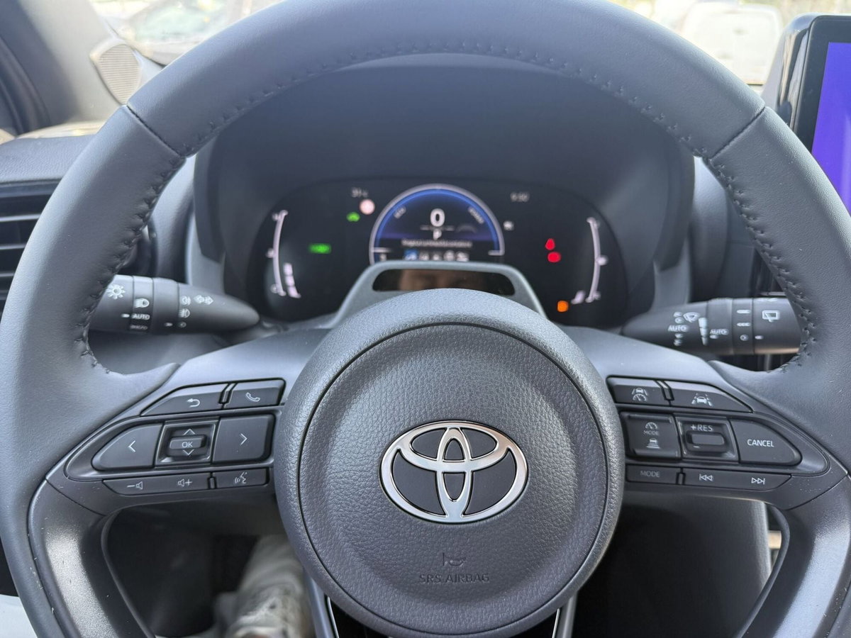 Toyota Yaris Cross Trend awd-i 130cv e-cvt (14)