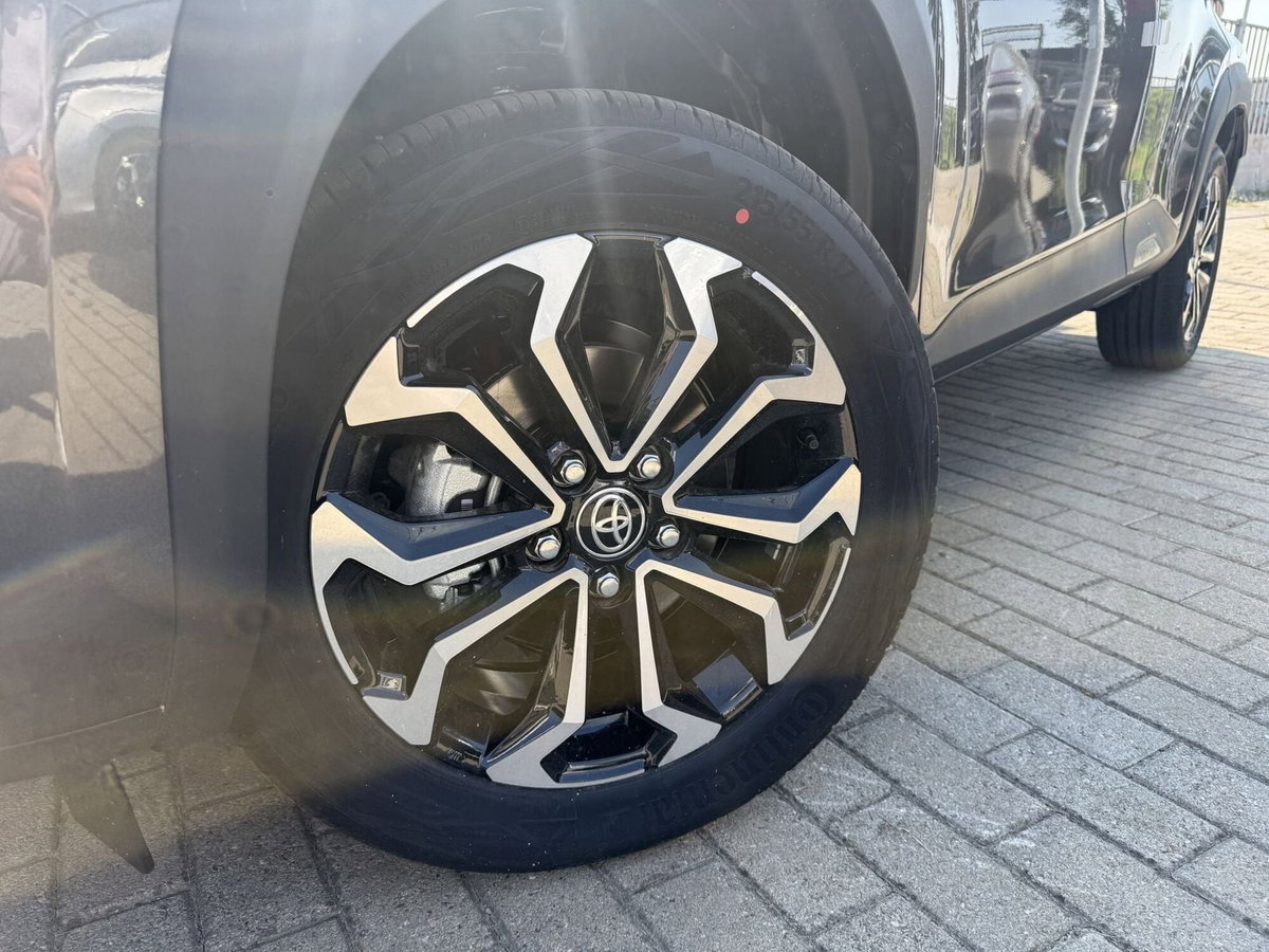 Toyota Yaris Cross Trend awd-i 130cv e-cvt (2)
