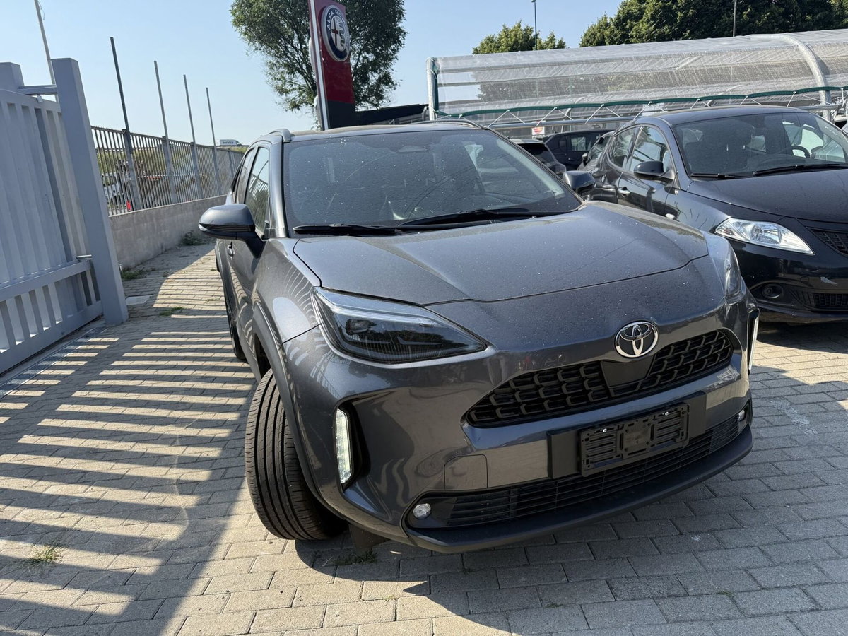Toyota Yaris Cross Trend awd-i 130cv e-cvt (3)