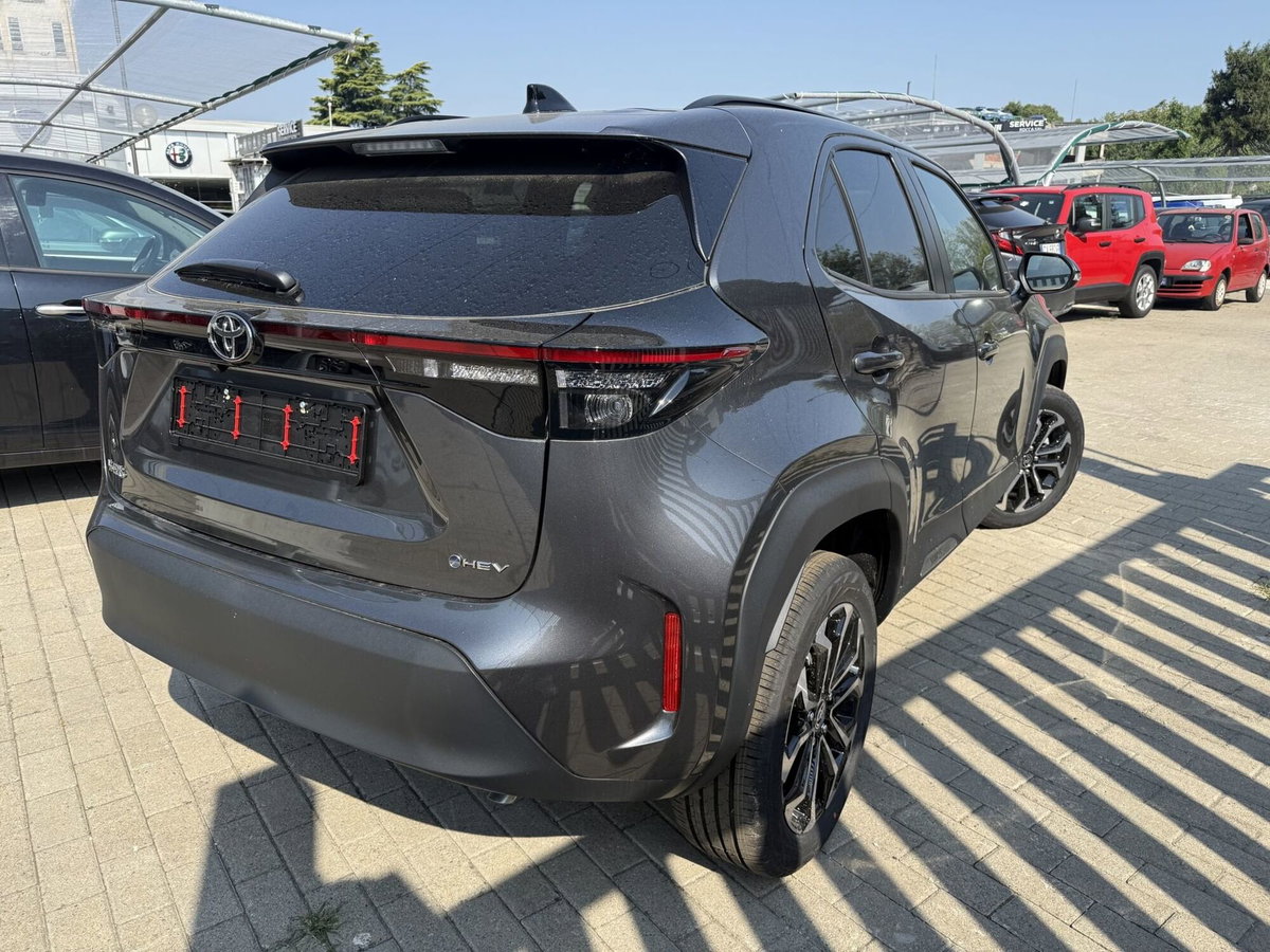 Toyota Yaris Cross Trend awd-i 130cv e-cvt (6)