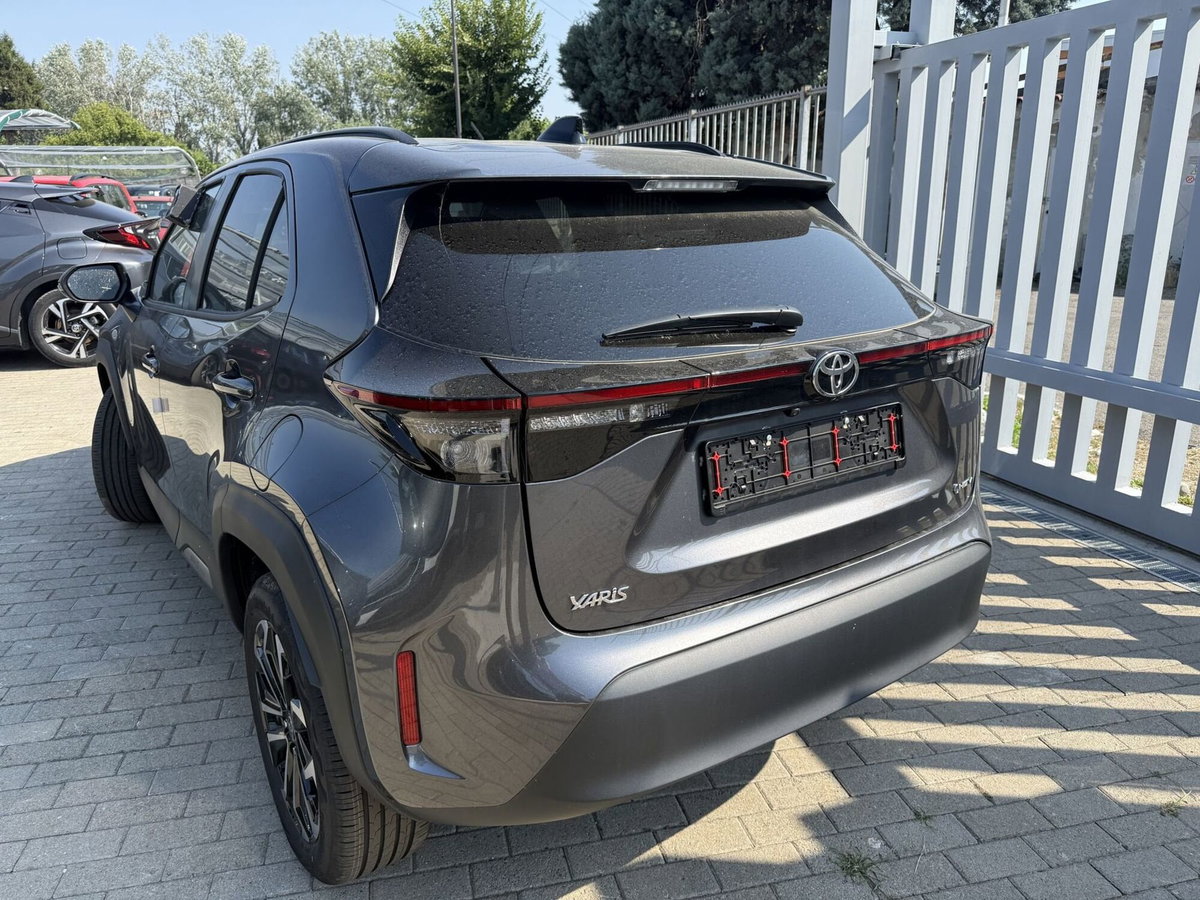 Toyota Yaris Cross Trend awd-i 130cv e-cvt (8)