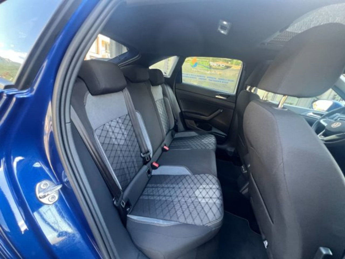 Volkswagen Taigo 1.0 tsi R-Line 115cv dsg (12)