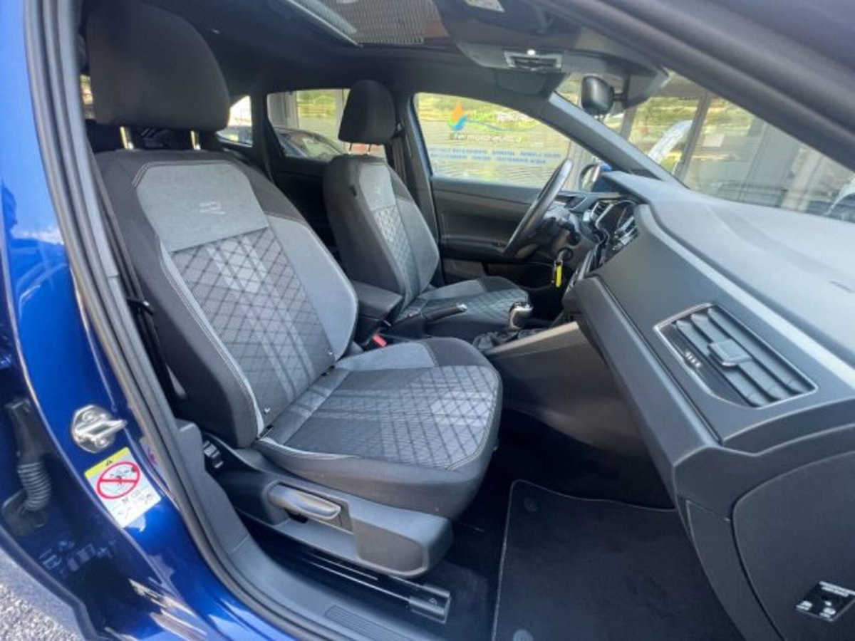 Volkswagen Taigo 1.0 tsi R-Line 115cv dsg (13)