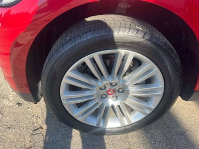 Jaguar F-Pace 3.0 D V6 300 CV AWD aut. Prestige (13)