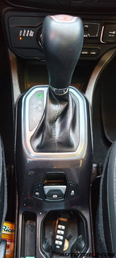 Jeep Renegade 1.3 T4 190CV PHEV 4xe AT6 Limited (14)