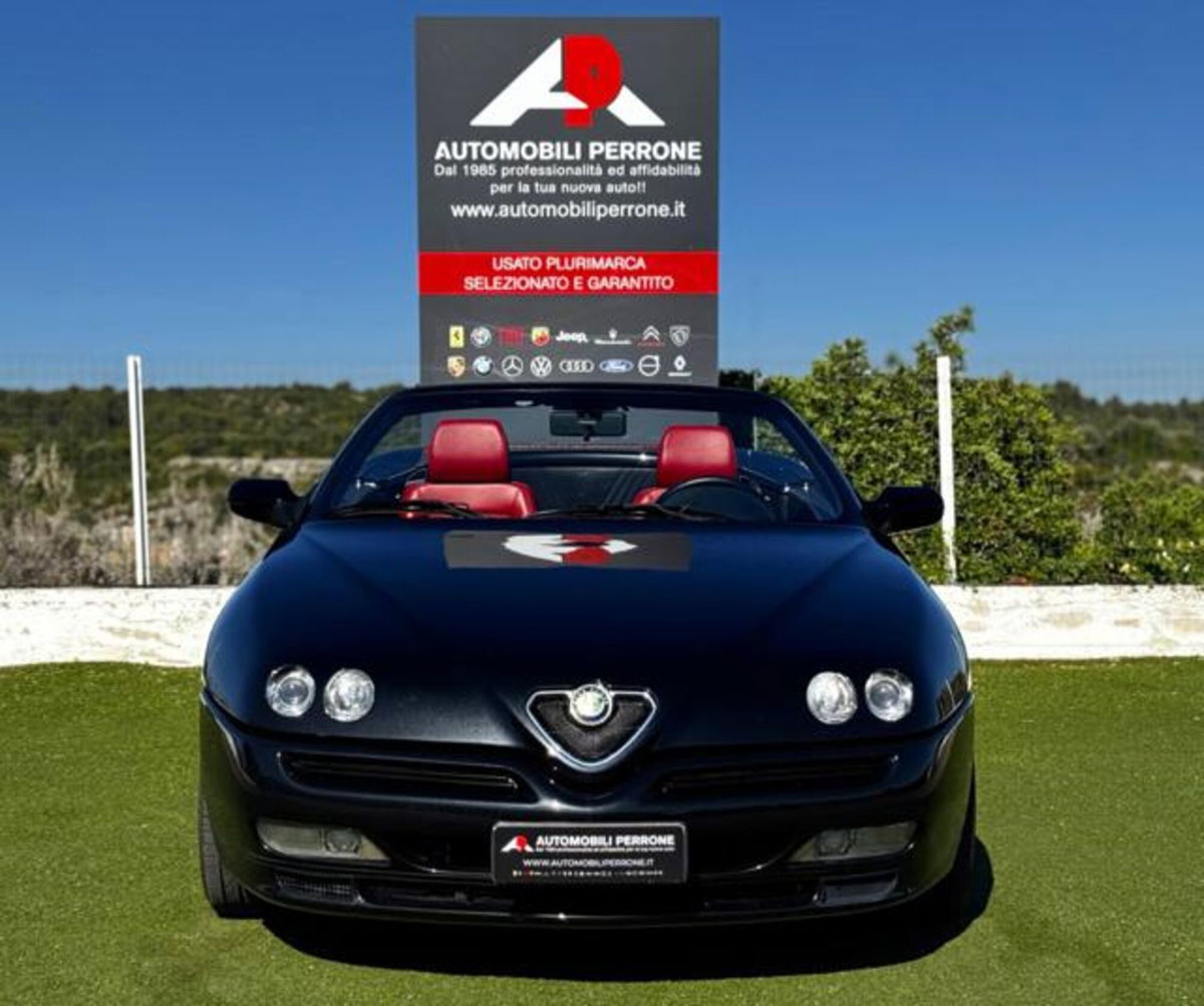 Alfa Romeo Spider 3.0i V6 24V cat L (2)