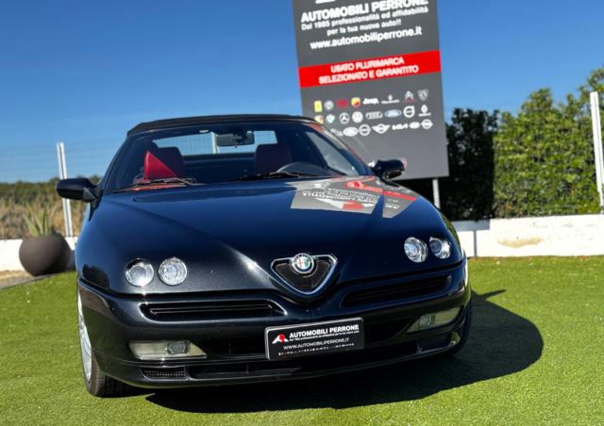 Alfa Romeo Spider 3.0i V6 24V cat L (4)