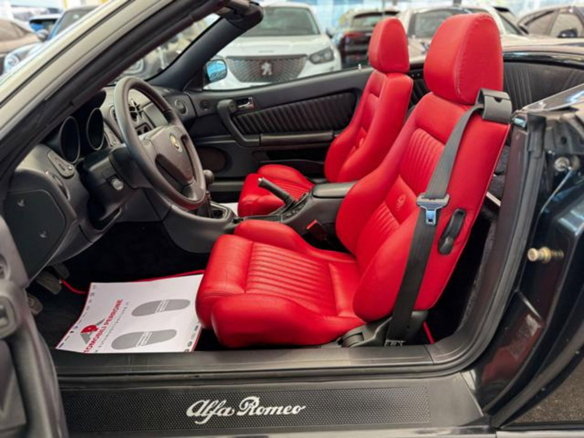Alfa Romeo Spider 3.0i V6 24V cat L (6)