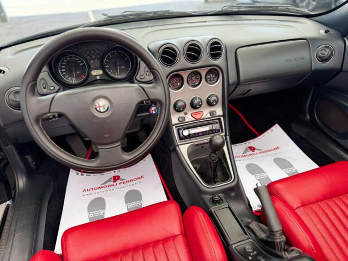 Alfa Romeo Spider 3.0i V6 24V cat L (8)