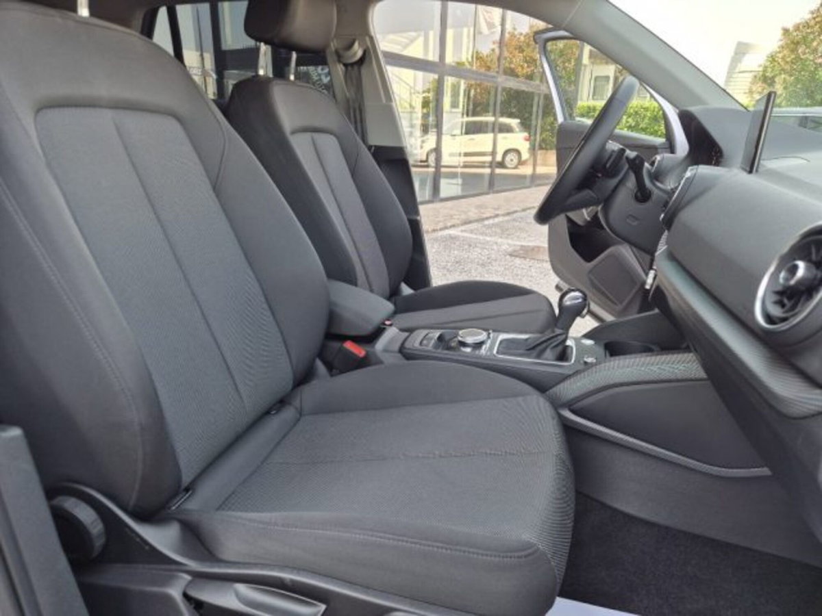 Audi Q2 Q2 30 TDI S tronic Identity Black (15)