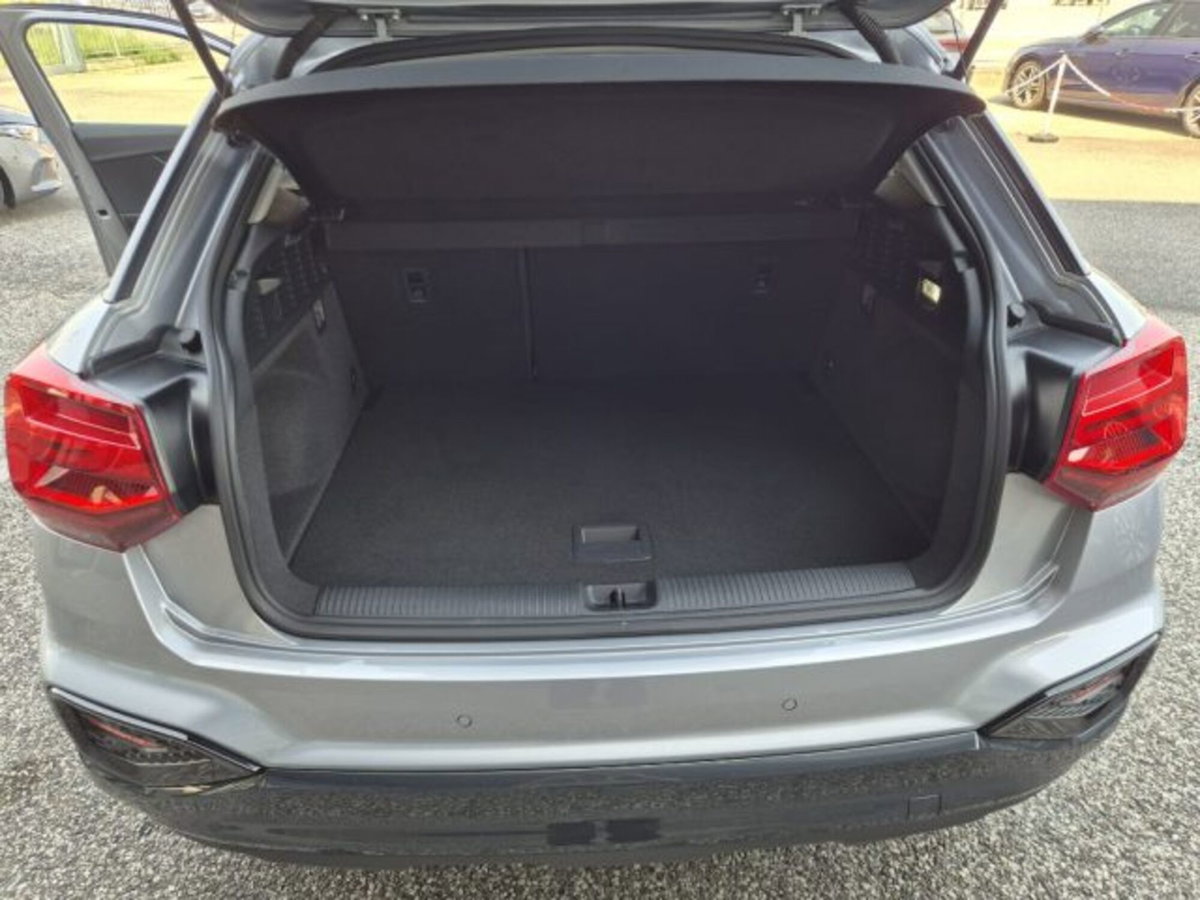 Audi Q2 Q2 30 TDI S tronic Identity Black (7)