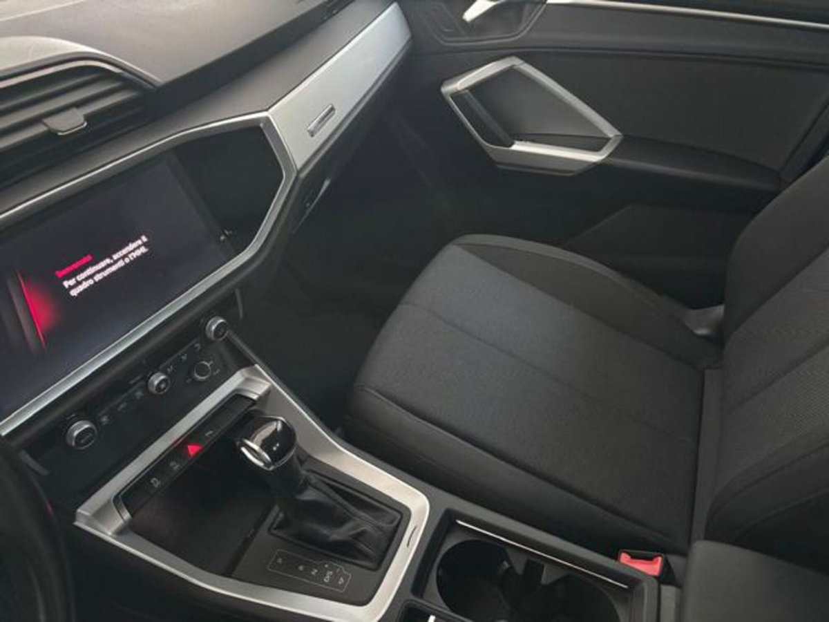 Audi Q3 35 TDI quattro S tronic Business Advanced (12)