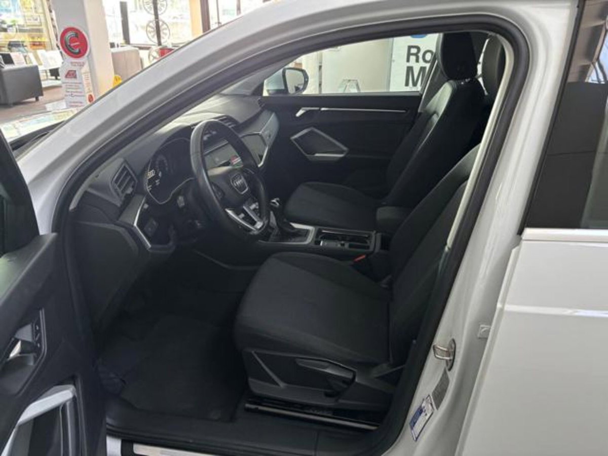 Audi Q3 35 TDI quattro S tronic Business Advanced (7)