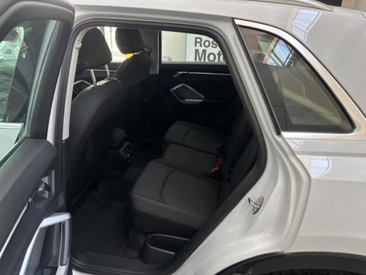 Audi Q3 35 TDI quattro S tronic Business Advanced (9)