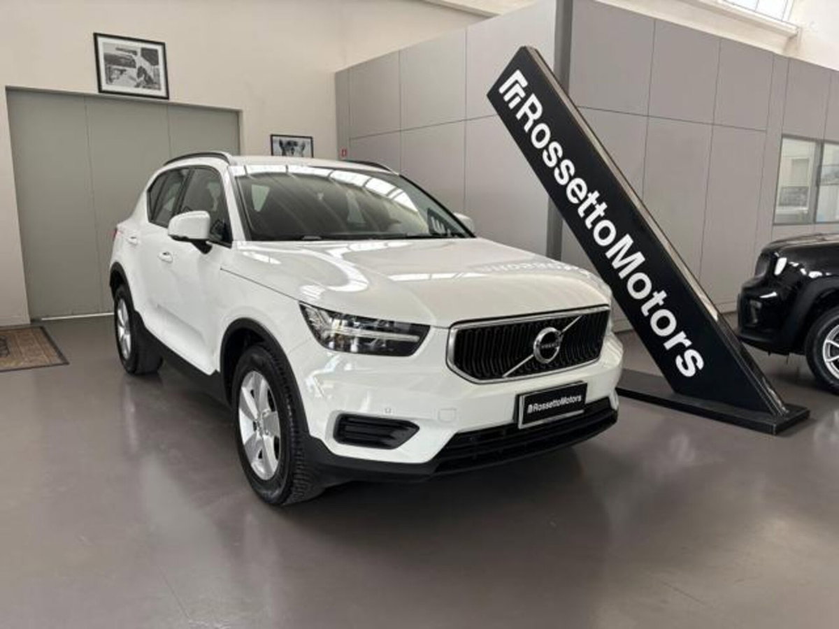 Volvo XC40 T2 Momentum Core
