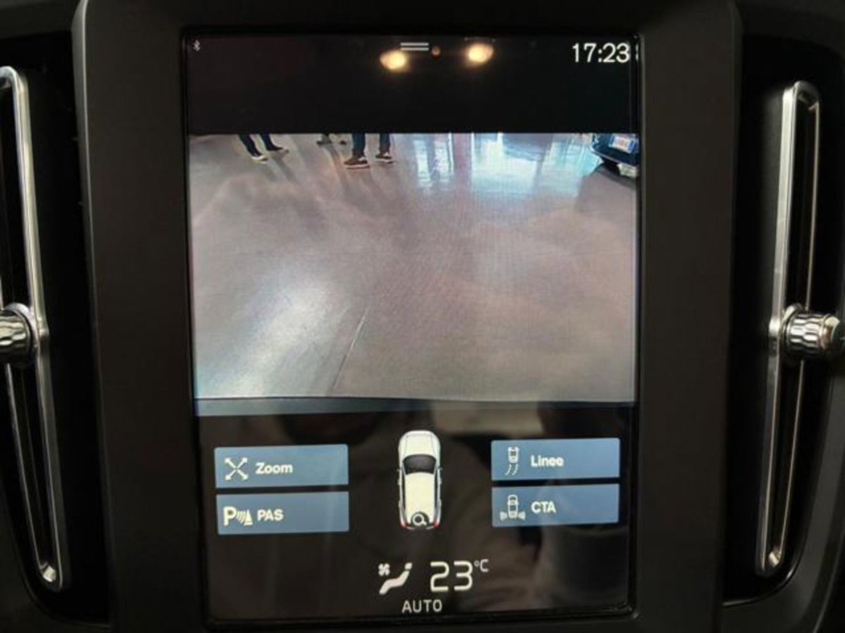 Volvo XC40 T2 Momentum Core (14)