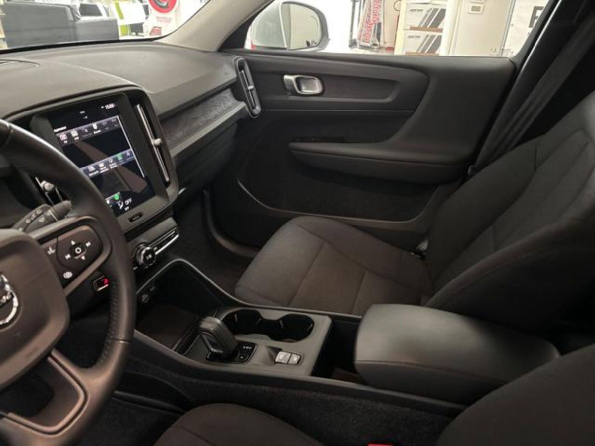 Volvo XC40 T2 Momentum Core (15)