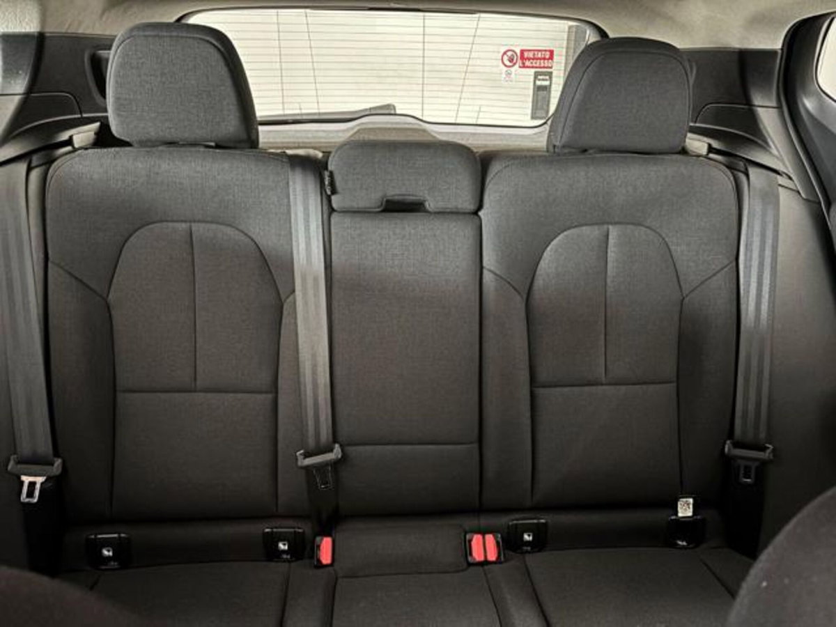 Volvo XC40 T2 Momentum Core (16)