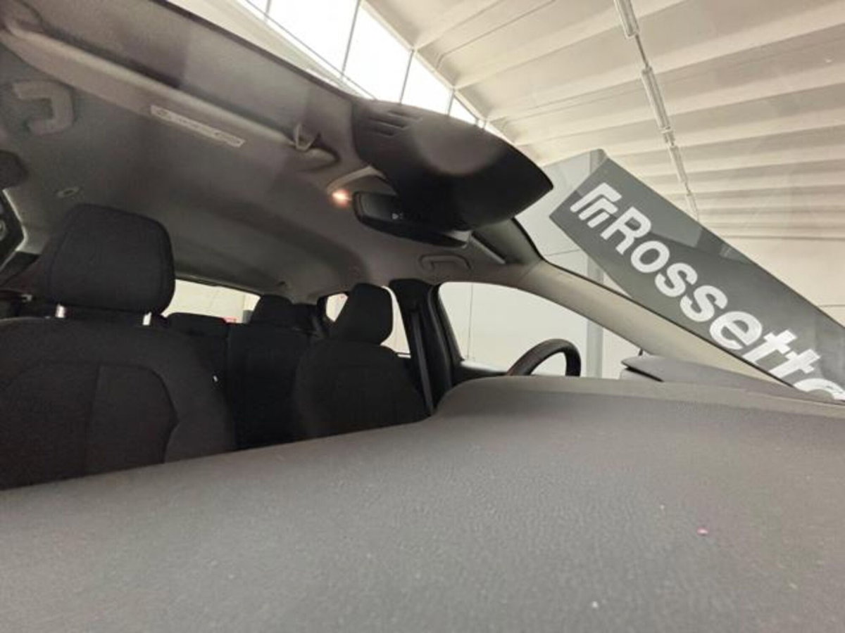 Volvo XC40 T2 Momentum Core (17)