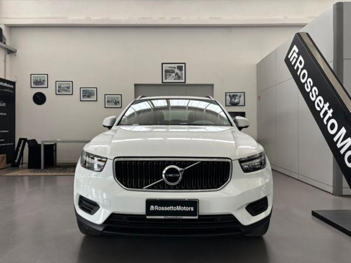 Volvo XC40 T2 Momentum Core (2)
