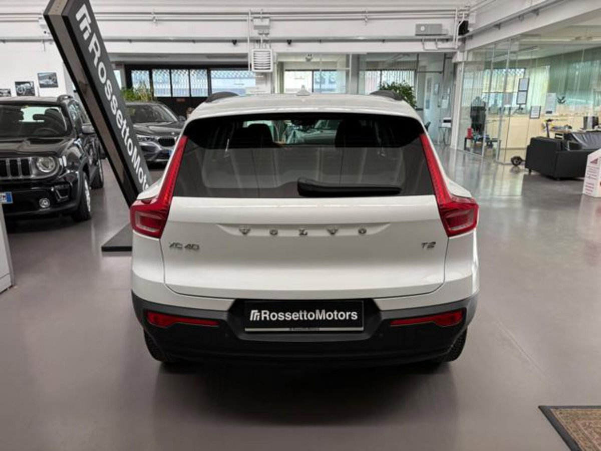 Volvo XC40 T2 Momentum Core (4)