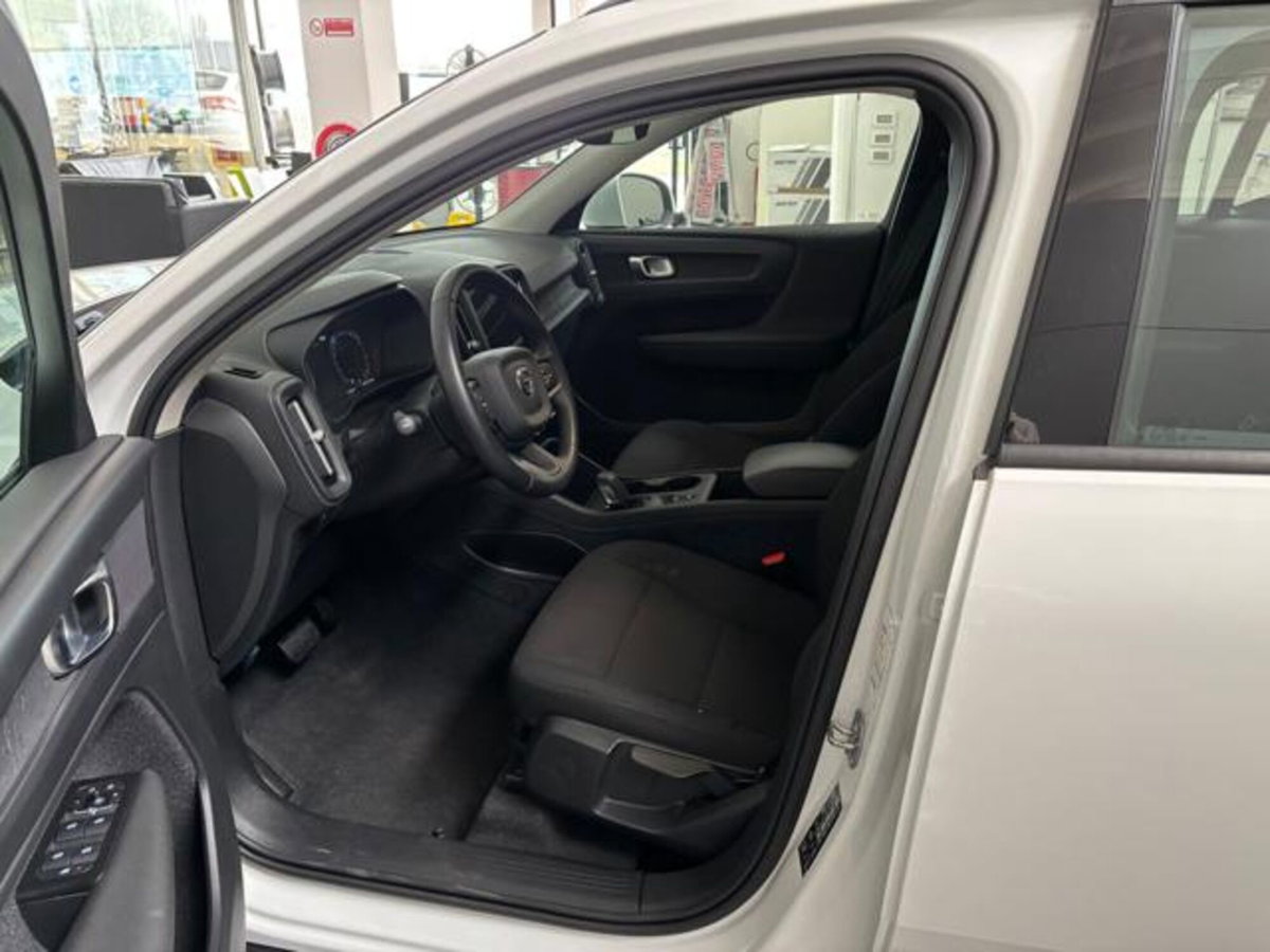 Volvo XC40 T2 Momentum Core (7)