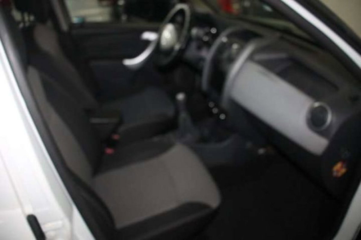 Dacia Duster 1.6 110CV 4x2 GPL Lauréate (6)