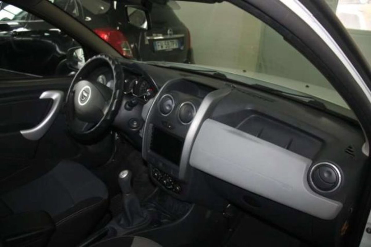 Dacia Duster 1.6 110CV 4x2 GPL Lauréate (7)