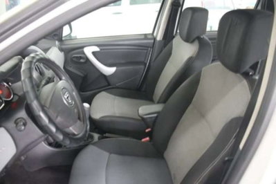 Dacia Duster 1.6 110CV 4x2 GPL Lauréate (8)