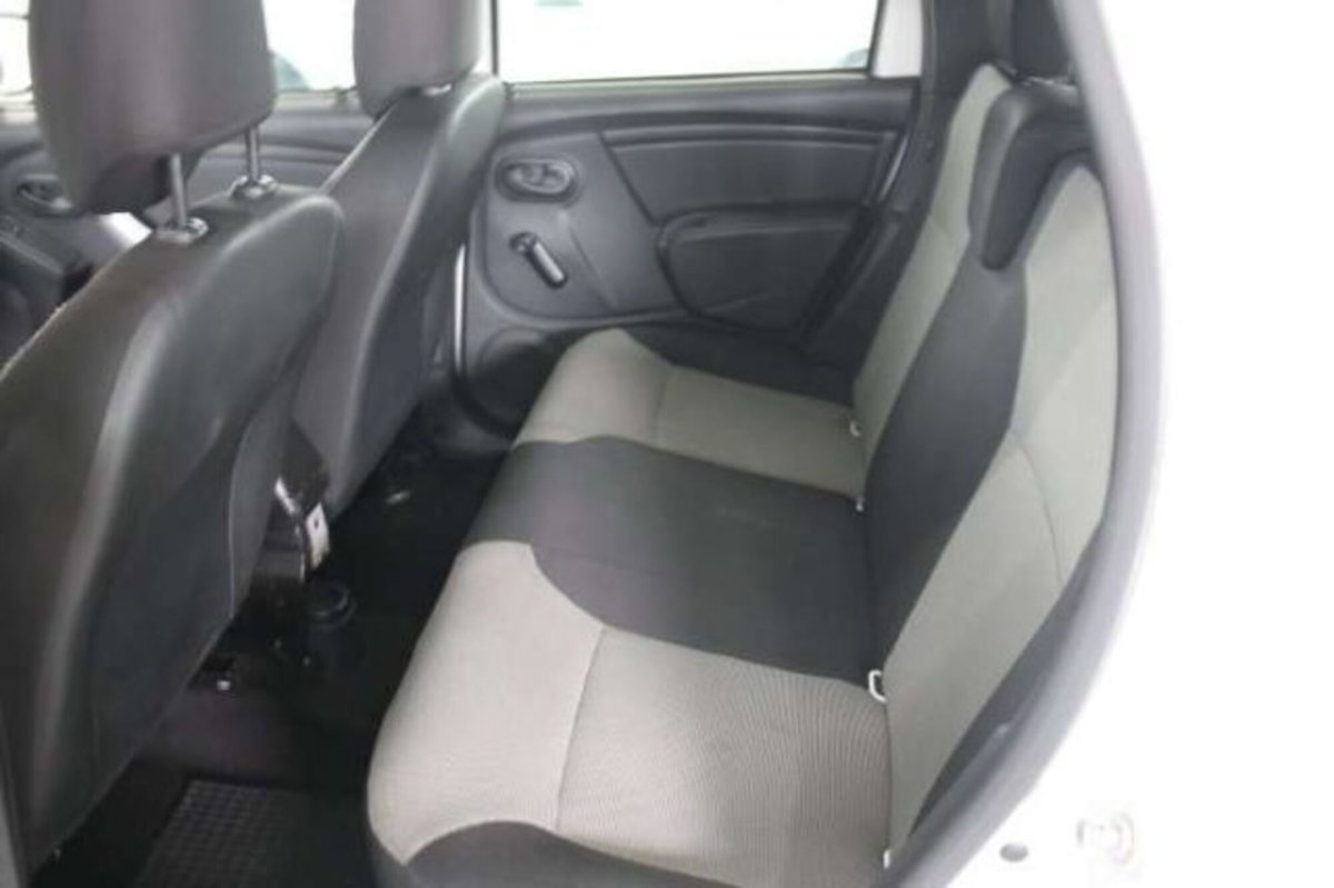 Dacia Duster 1.6 110CV 4x2 GPL Lauréate (9)