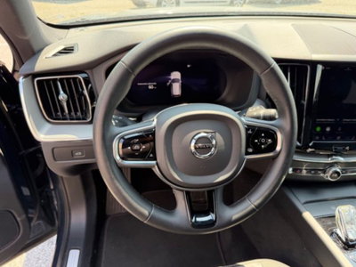 Volvo XC60 B4 (d) AWD automatico Plus Dark (10)