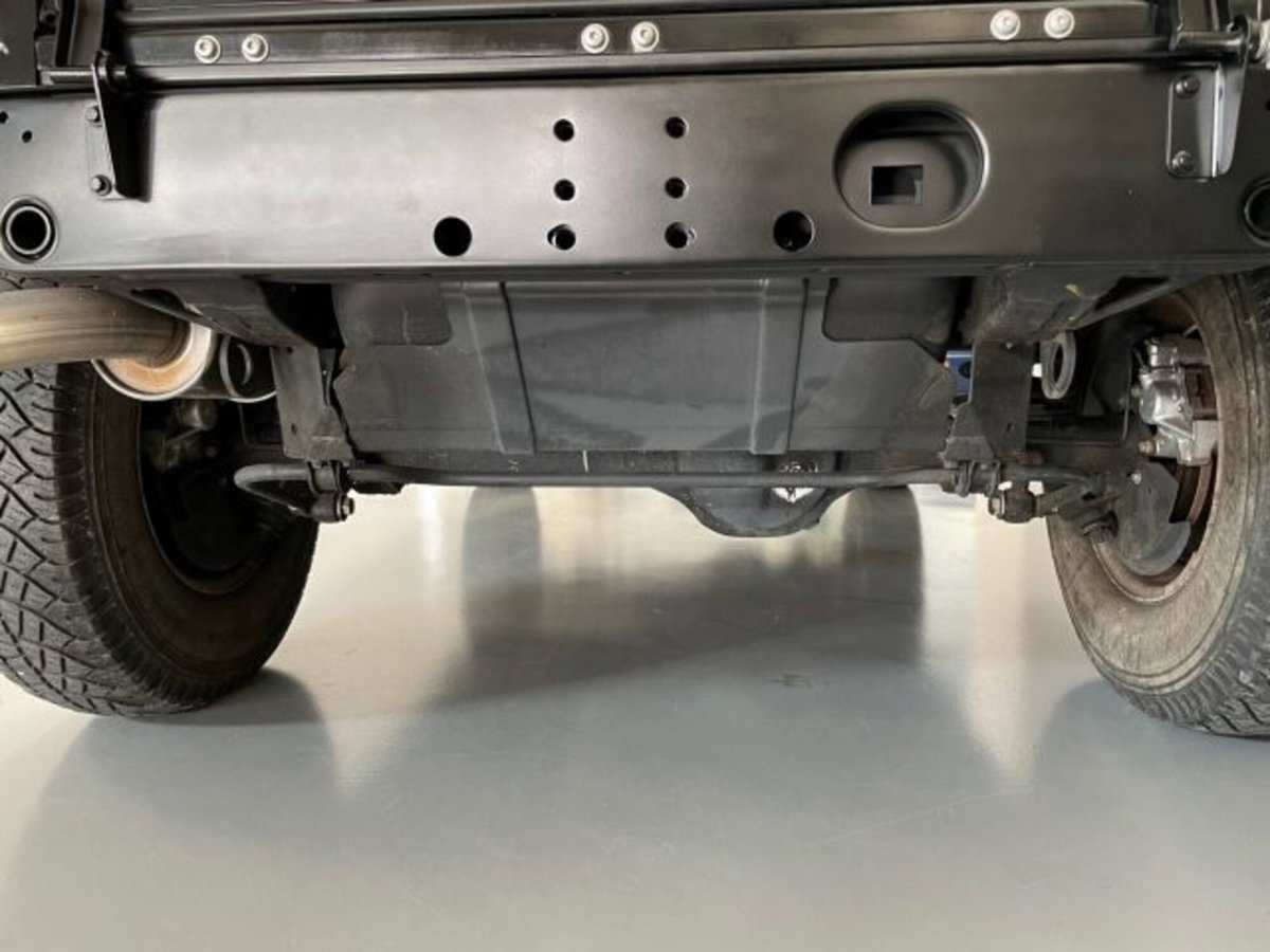 Land Rover Defender 90 2.4 TD4 Soft top E (12)