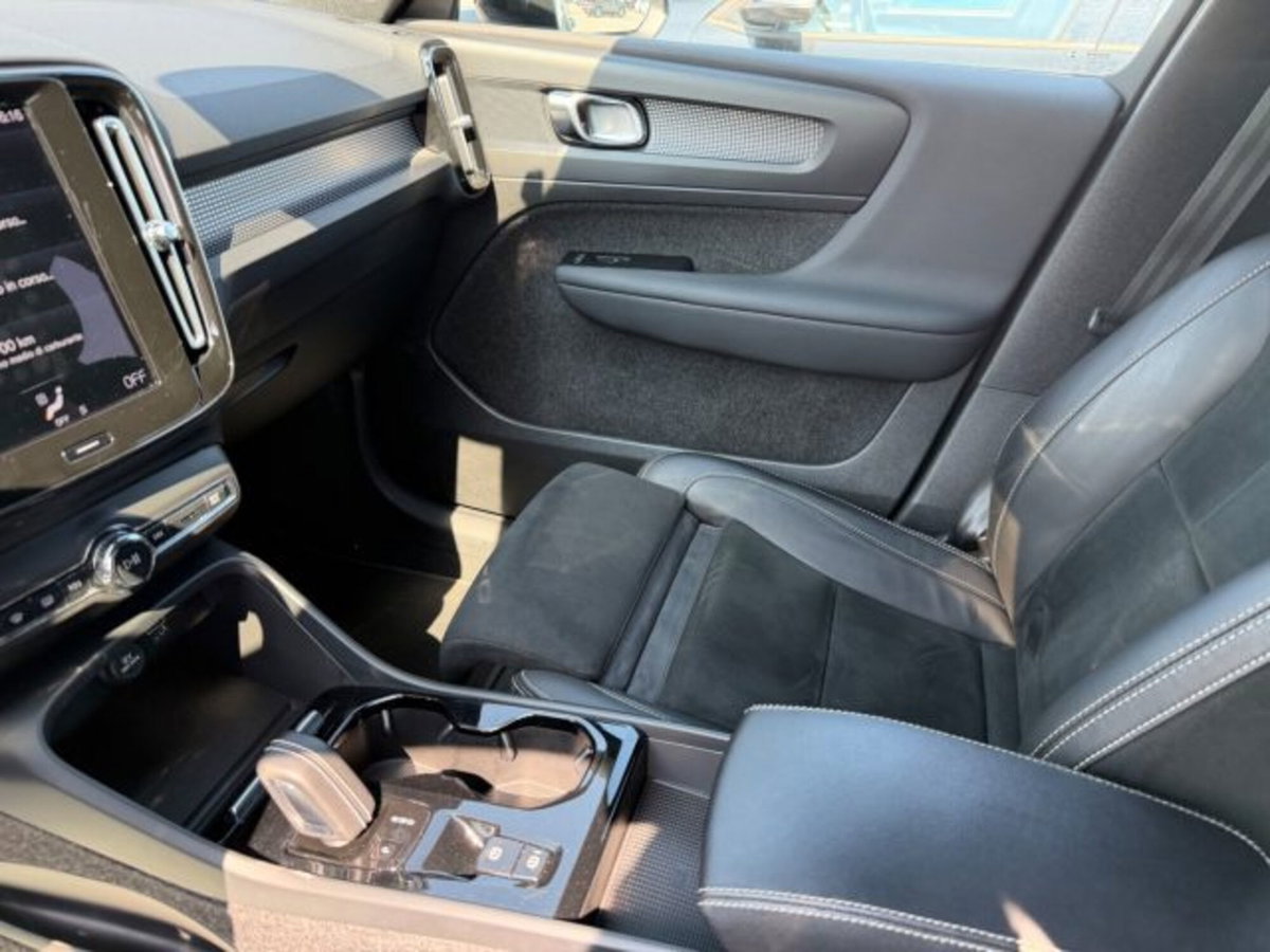 Volvo XC40 T5 Recharge Plug-in Hybrid R-design (11)