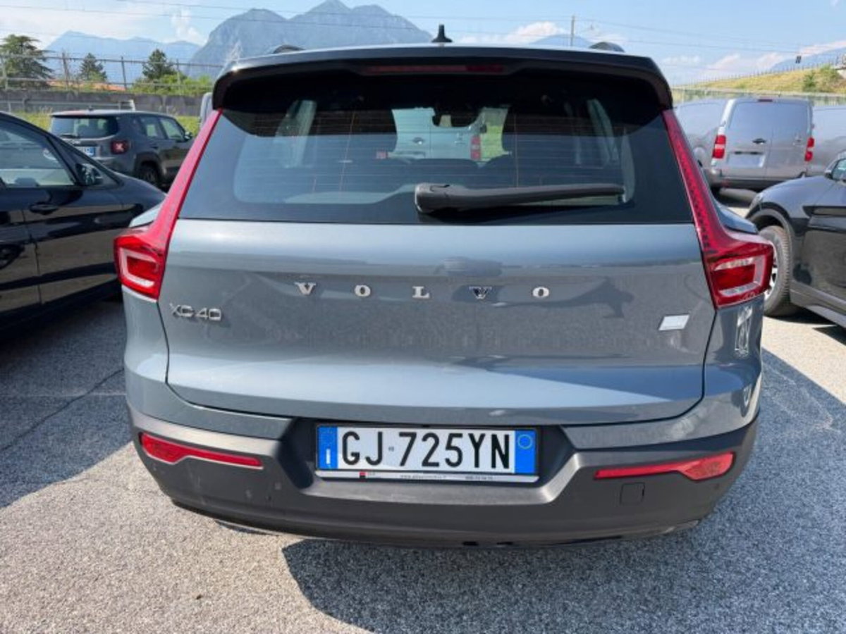 Volvo XC40 T5 Recharge Plug-in Hybrid R-design (5)