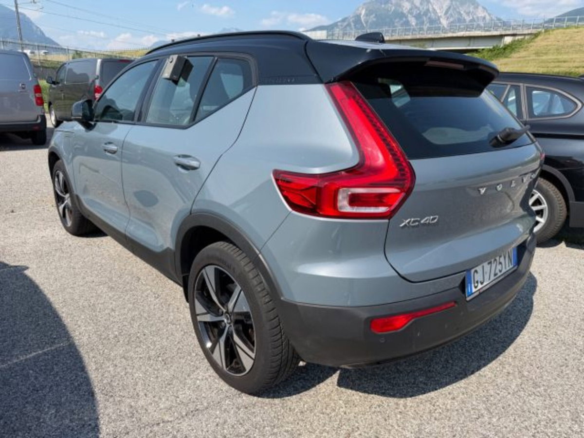 Volvo XC40 T5 Recharge Plug-in Hybrid R-design (6)