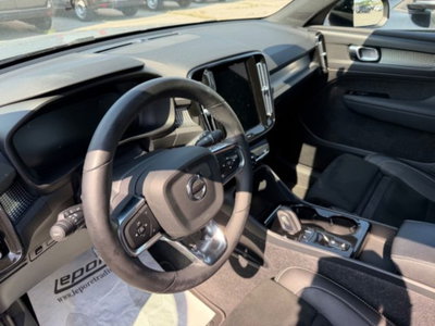 Volvo XC40 T5 Recharge Plug-in Hybrid R-design (9)