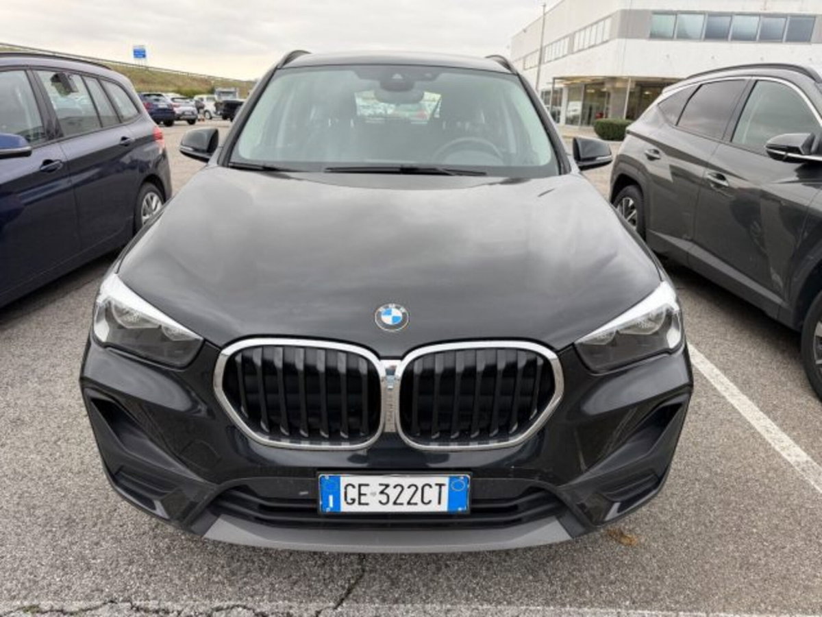 BMW X1 sDrive16d (2)