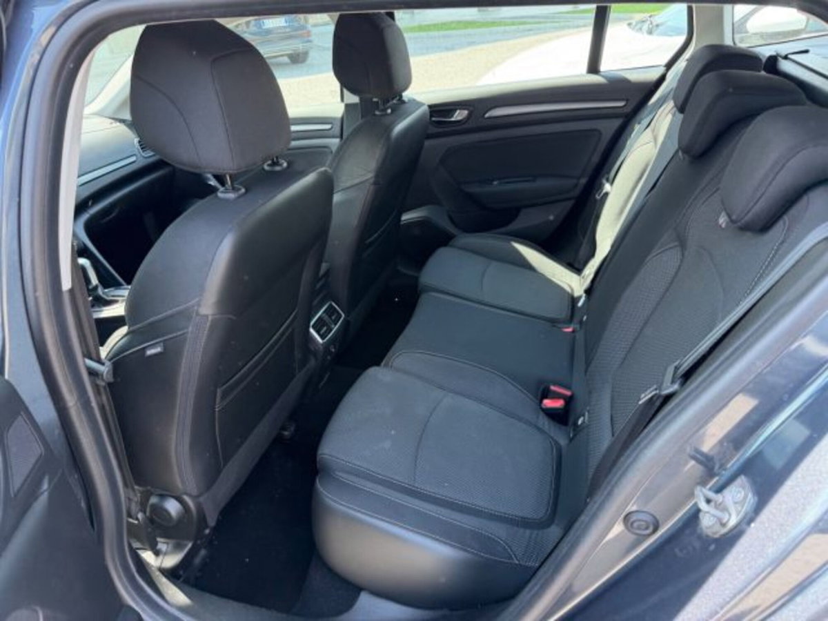 Renault Mégane Sporter Blue dCi 115 CV EDC Equilibre (12)