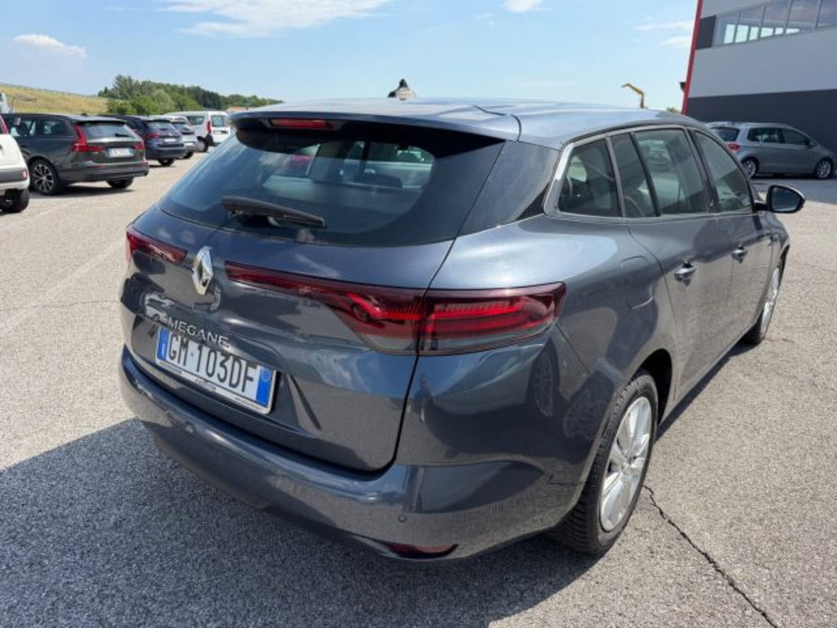 Renault Mégane Sporter Blue dCi 115 CV EDC Equilibre (4)